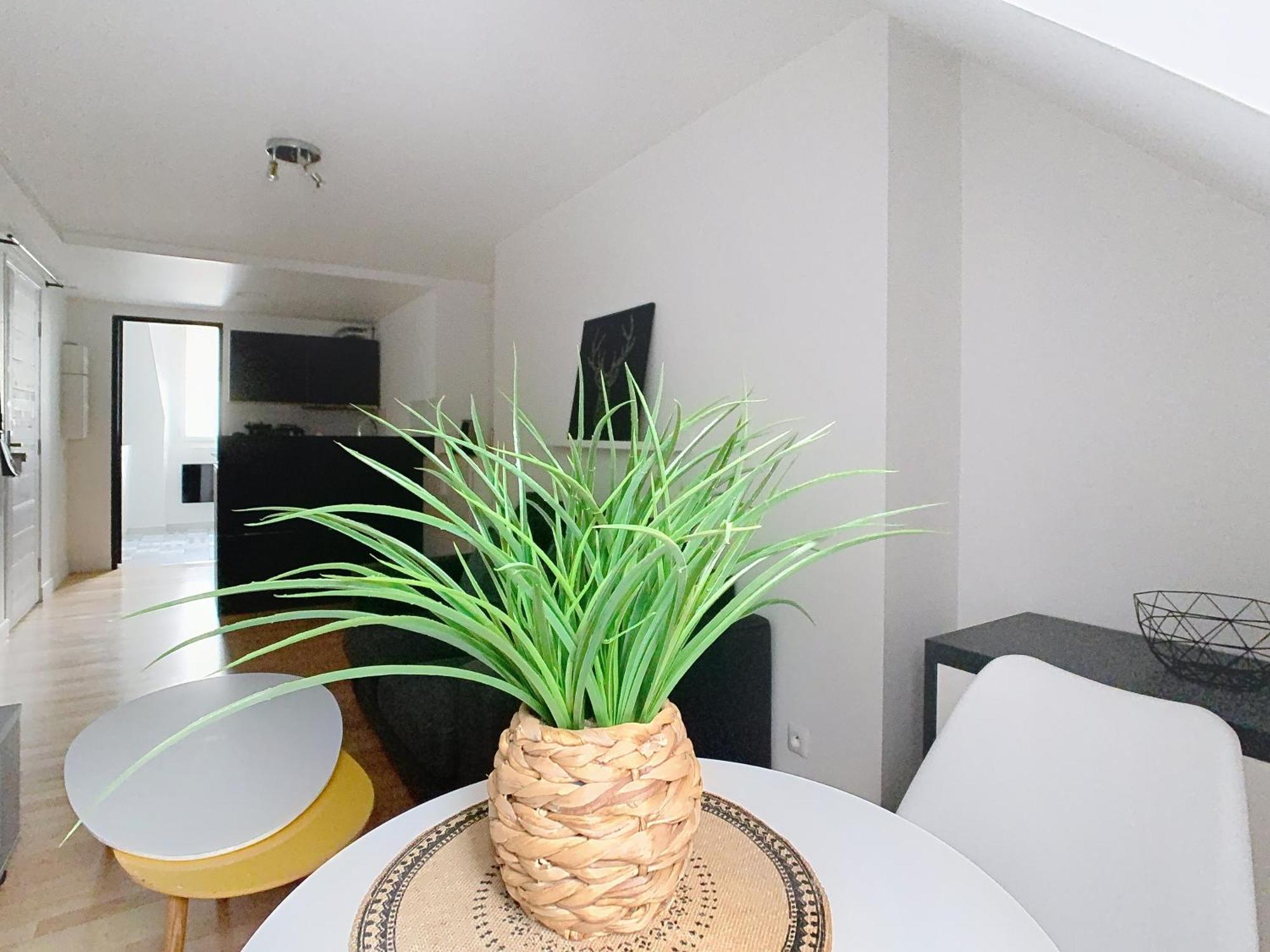 Le Briais Apartment Melun Exterior photo