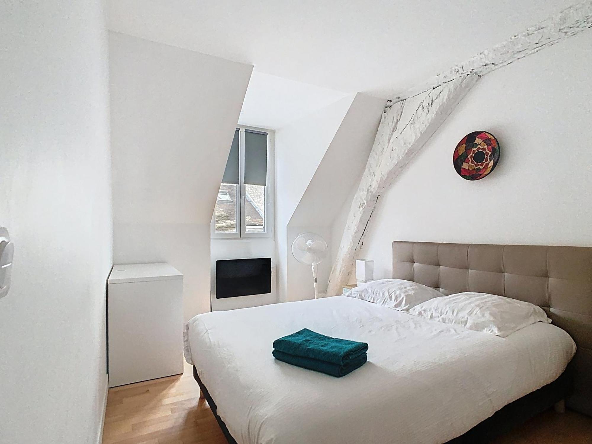 Le Briais Apartment Melun Exterior photo