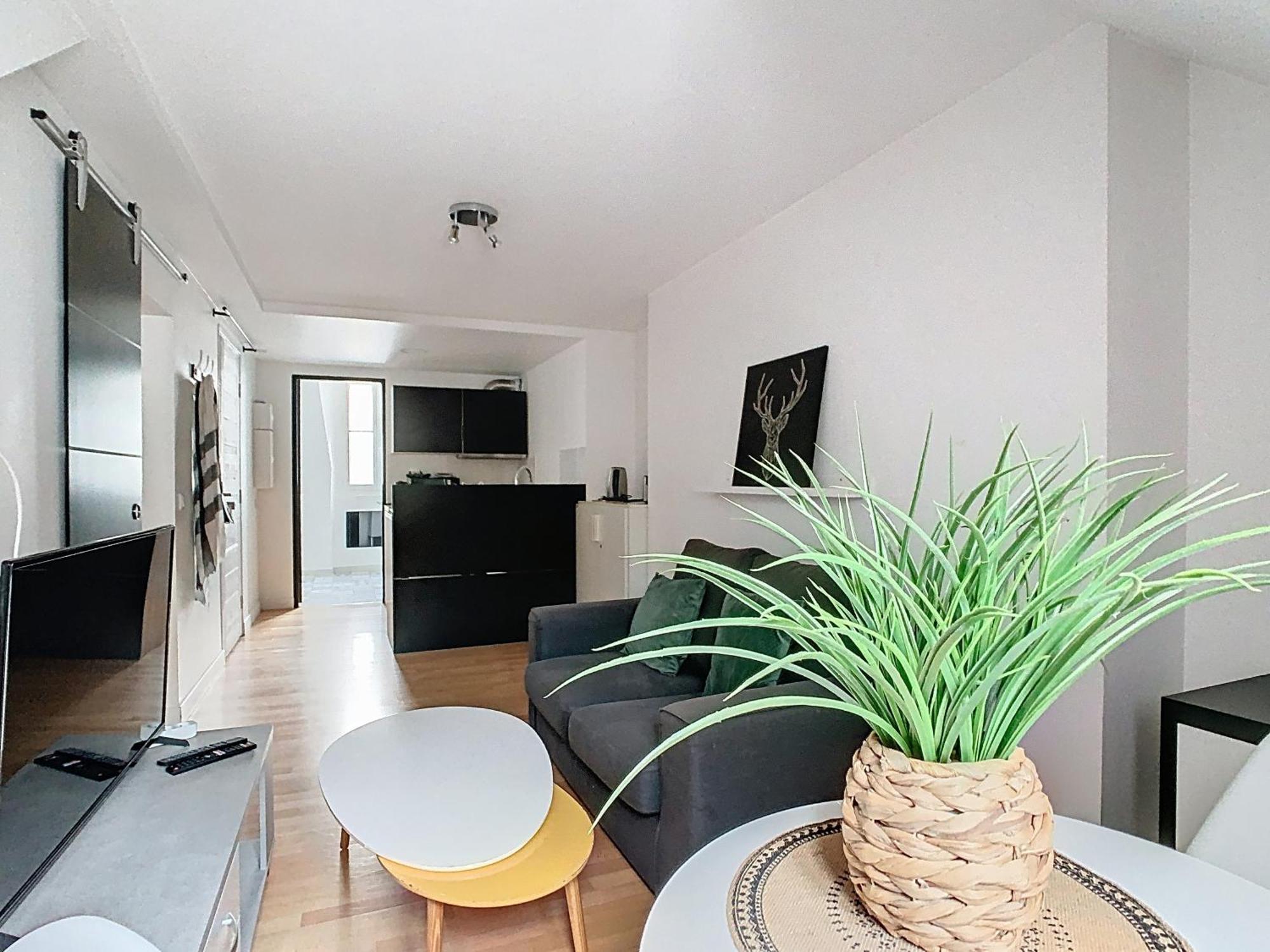 Le Briais Apartment Melun Exterior photo