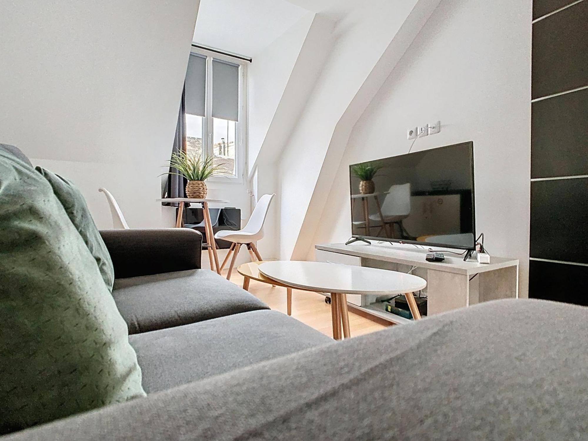 Le Briais Apartment Melun Exterior photo