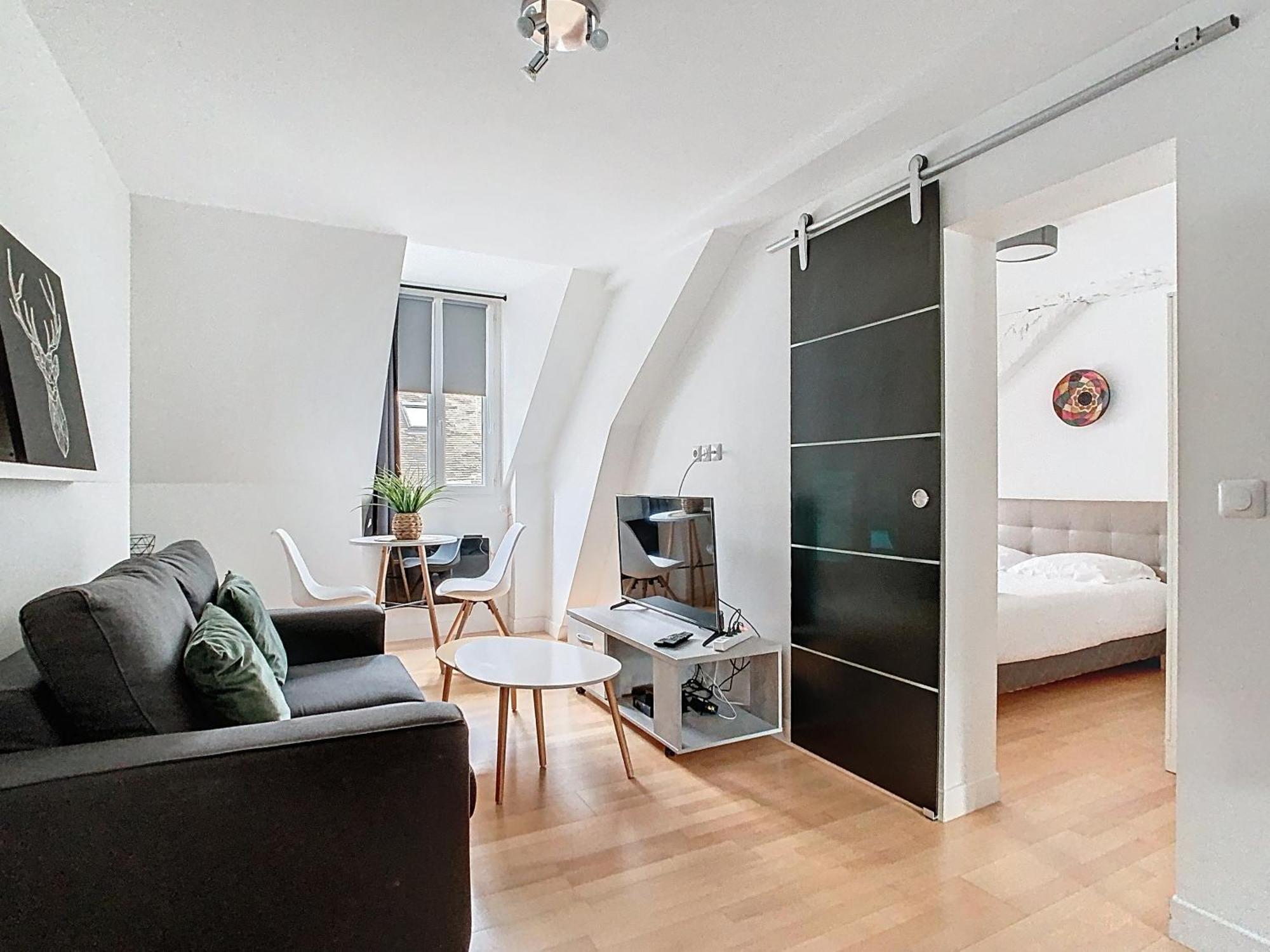 Le Briais Apartment Melun Exterior photo